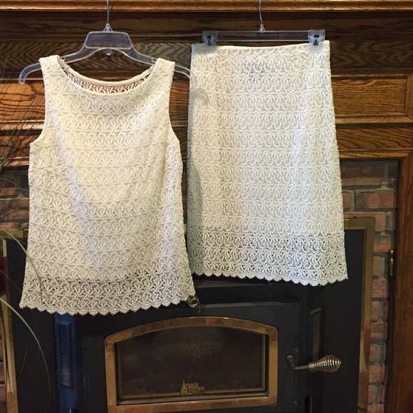 Gorgeous lace top and skirt!