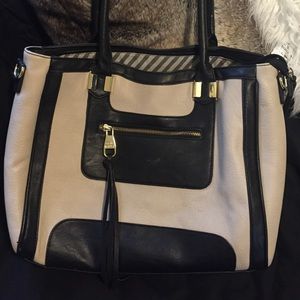 Steve Madden Nude Black Purse