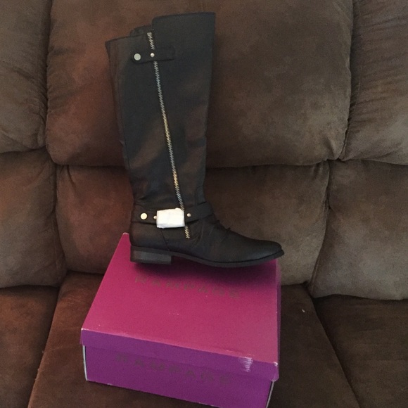 Women's Size 10M Black Boots Brand New