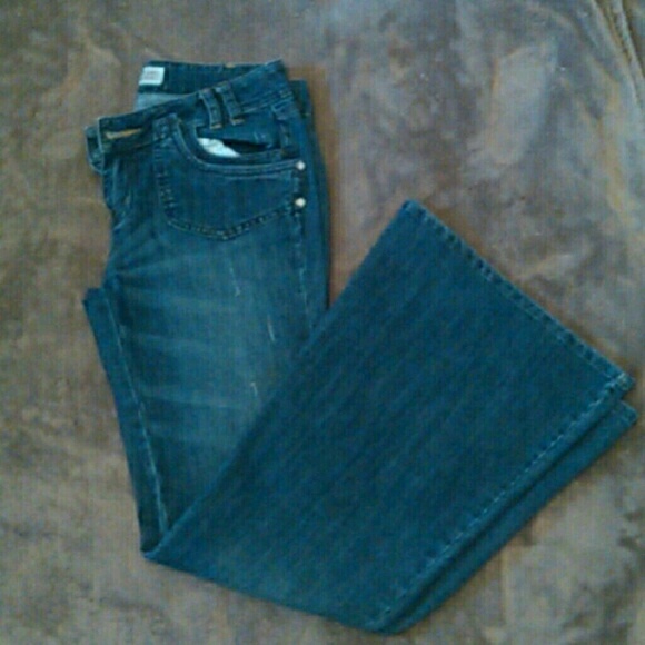 Low Riss Flare Size 9