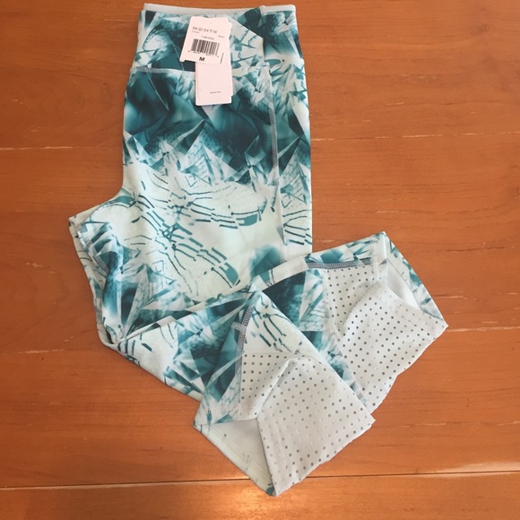NWT Adidas 3/4 run tights - Picture 2 of 4