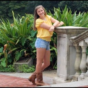 Meet your Posher, Lindsey