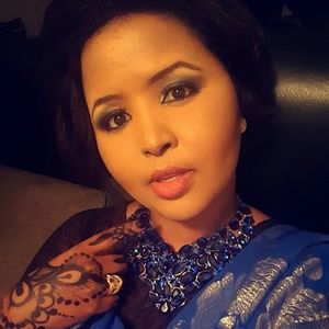 Meet your Posher, Amina