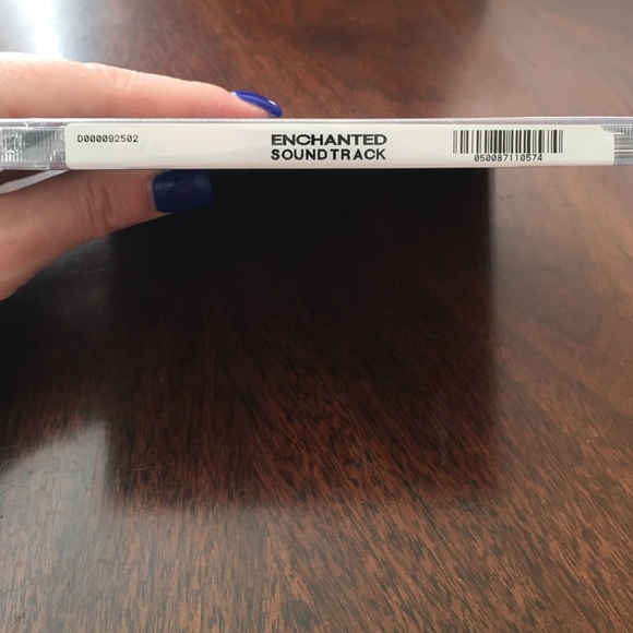 Enchanted CD Soundtrack by Walt Disney!! - Picture 4 of 4