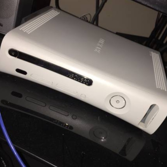 (SOLD)HUGE XBOX 360 BUNDLE FOR CHEAP!