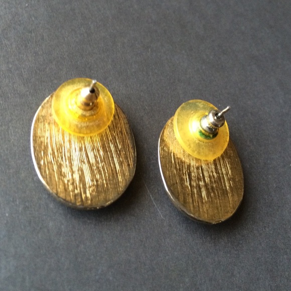 Vintage Pink Sparkle Costume Jewelry Studs - Picture 3 of 3