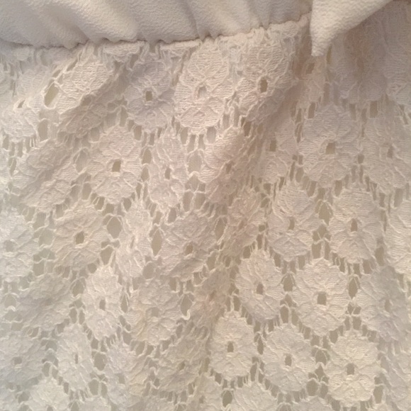 Ivory Romper - Picture 2 of 3