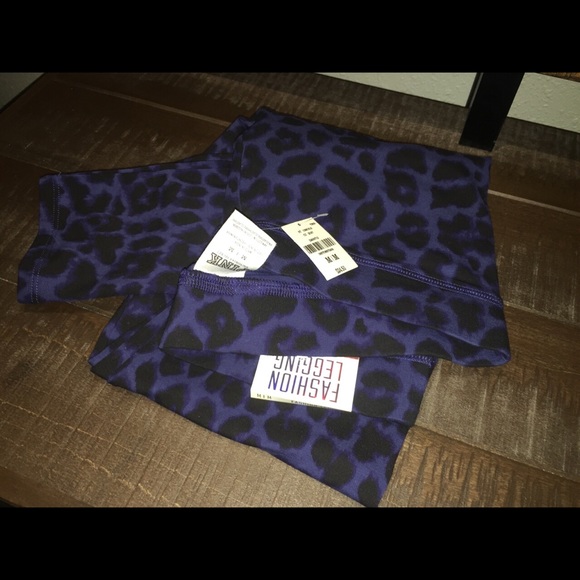 PINK Victoria's Secret Leggings NWT