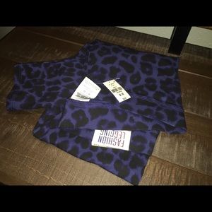 PINK Victoria's Secret Leggings NWT