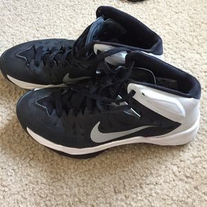Nike hyperdunk basketball shoes.