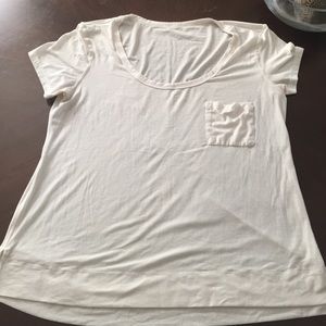 Lululemon white tshirt