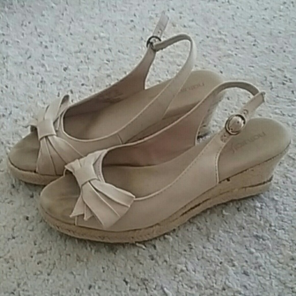 bowtie wedge heels - Picture 3 of 6