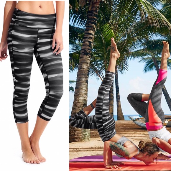 Athleta High Rise H2O Chaturanga Capri Pants