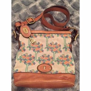 🌟SOLD🌟 Floral cross body from Fossil