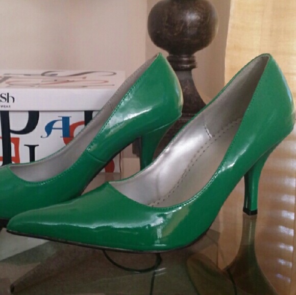 Green pointy heels
