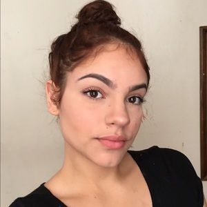 Meet your Posher, Naisha