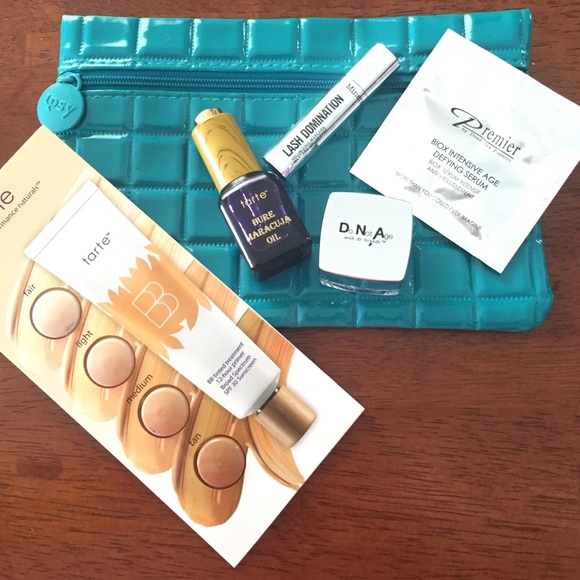 Bare minerals mascara w/Tarte Makeup set!