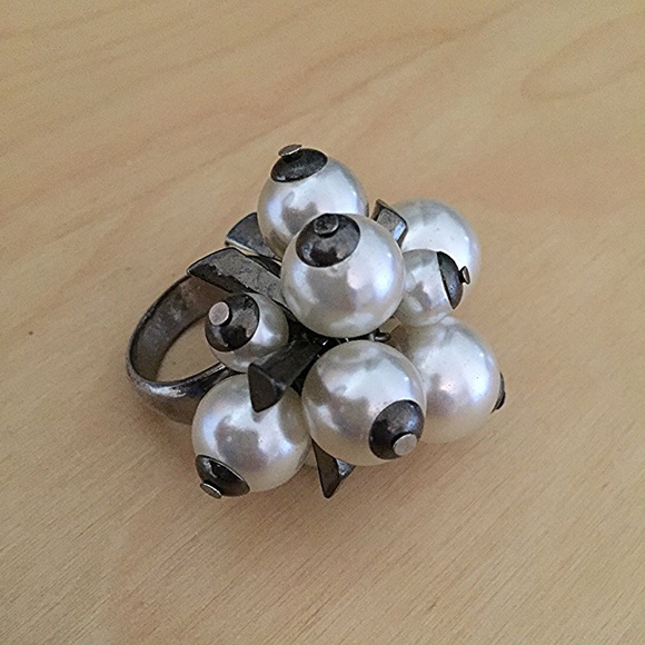 Pearl and gunmetal ring