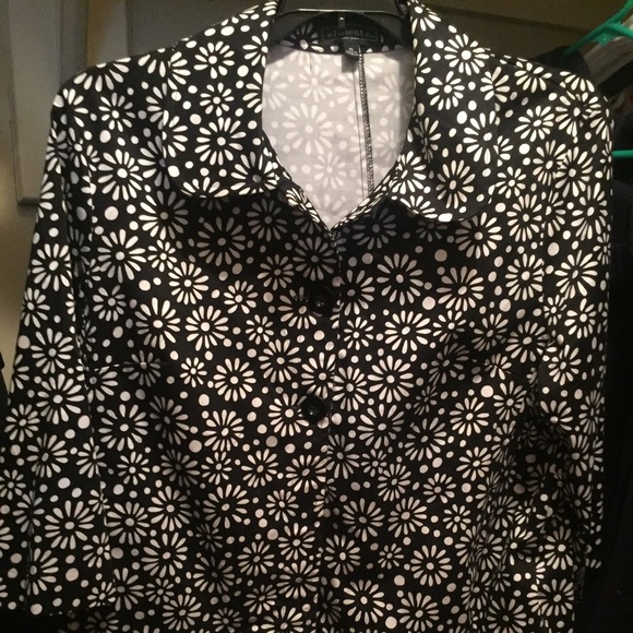 Black and white short blazer 3/4 sleeve