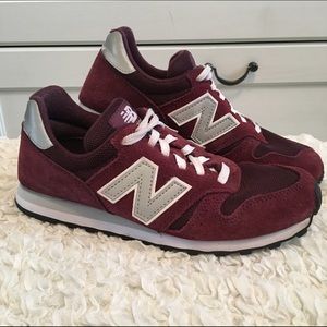 Maroon New Balance 373