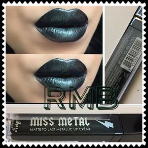 Medusa Metallic Liquid Lipstick