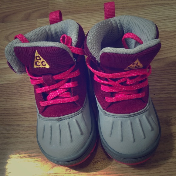 Toddler Nike ACG boot size 7C