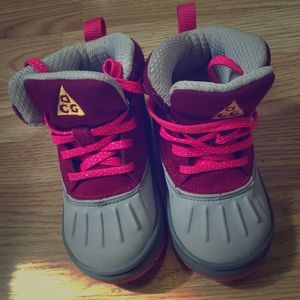 Toddler Nike ACG boot size 7C