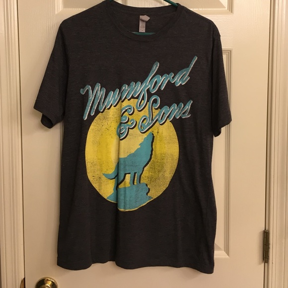 Men's medium Mumford and Sons band tee