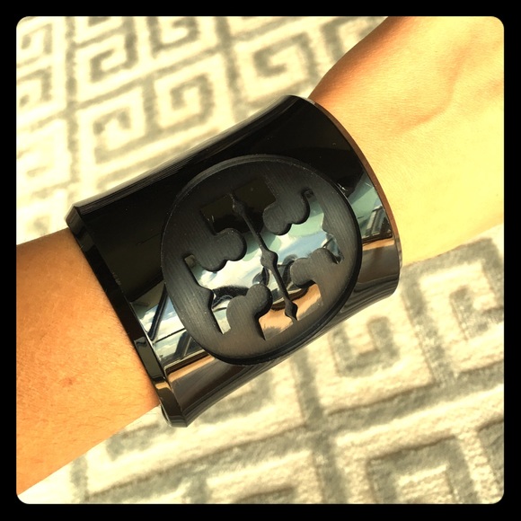 ✖️SOLD✖️Tory Burch Resin Cuff