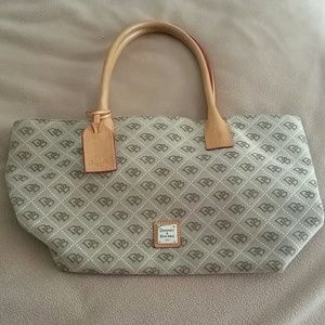 Dooney & Bourke Tote
