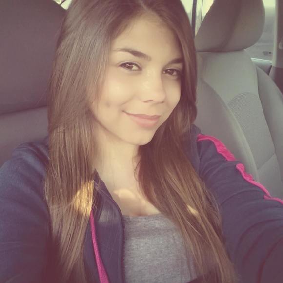 Meet your Posher, Elizabeth