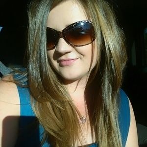 Meet your Posher, Lori