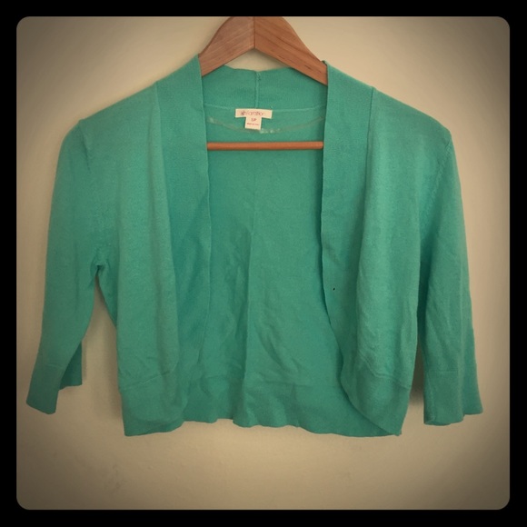 Half sleeve sweater