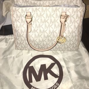 Michael Kors Jest Set Tavel Bag