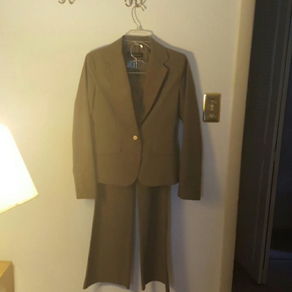 Pant suit