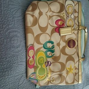 Coach Poppy Hand Bag excellent condition