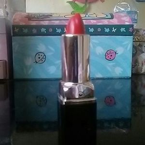 Brand new lipstick never used it