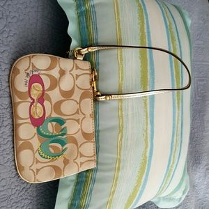 Coach Poppy Wristlet excellent condition