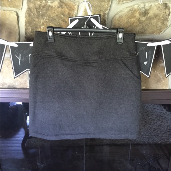 Beautiful soft charcoal wool and rayon skirt. - Picture 1 of 3