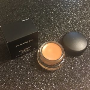 How To Use Mac Pro Longwear Paint Pot Peintures How To Use Mac Pro Longwear Paint Pot Peintures