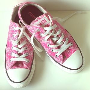 Cute and girly Pink Converse floral pattern