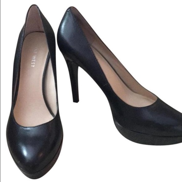 Black Pumps - image 1