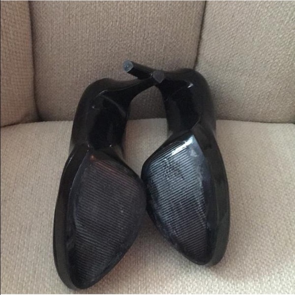 Black Pumps - image 4