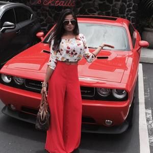 Meet your Posher, Jasmin