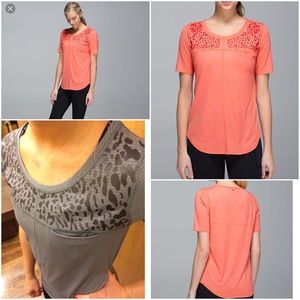 Lululemon "Run Away" tee in Gray w/ Black Leopard