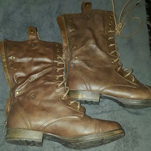 Brown boots with Aztec insided