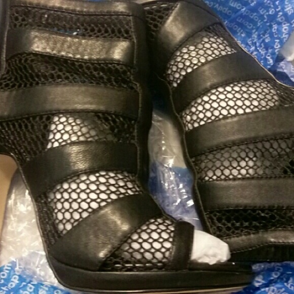 Dolce Vita Hills  boot /sandals - Picture 4 of 4