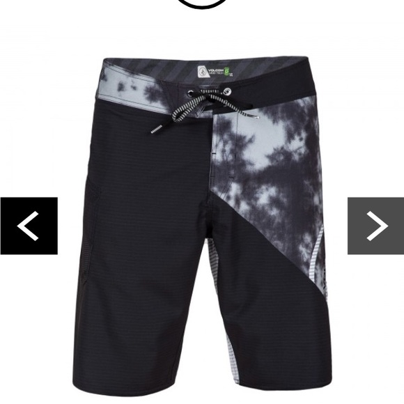 NWT Volcom trunks!!