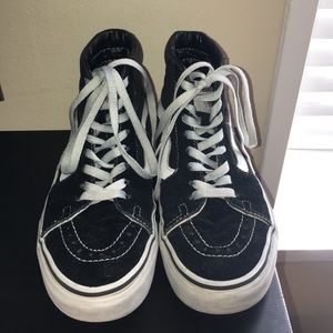 Black Sk8-Hi Vans