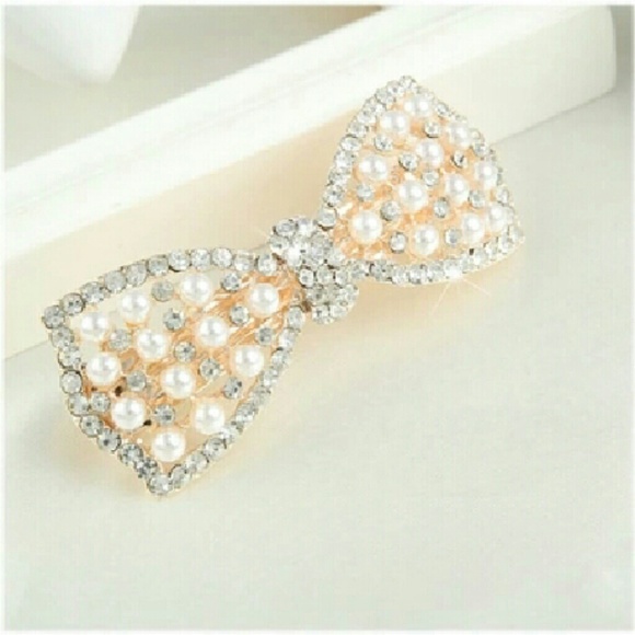 Accessories - Crystal Rhinestone Bow Clip